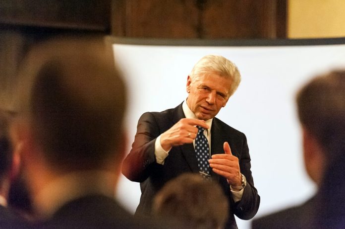 Gerhard Schempp ESG Elektroniksystem und Logistik GmbH Gerhard Schempp ESG Elektroniksystem und Logistik GmbH