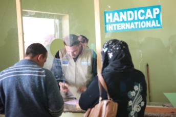 Handicap International Mitarbeiter von Handicap International vor Ort: Auch im Nahen Osten ist die Hilfsorganisation aktiv.