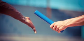 Viele Familienunternehmen sorgen sich wegen des Generationenübergangs. Hier bekommen sie 11 Tipps für eine gelingende Nachfolgeplanung. (© Thinkstock/iStock)