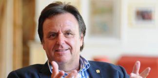 Roland Mack ist Gründer des Europa-Parks in Rust, des größten Freizeitparks im deutschsprachigen Raum.