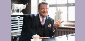 Banker in der Porzellanmanufaktur: Jörg Woltmann. (© Königliche Porzellan-Manufaktur GmbH)