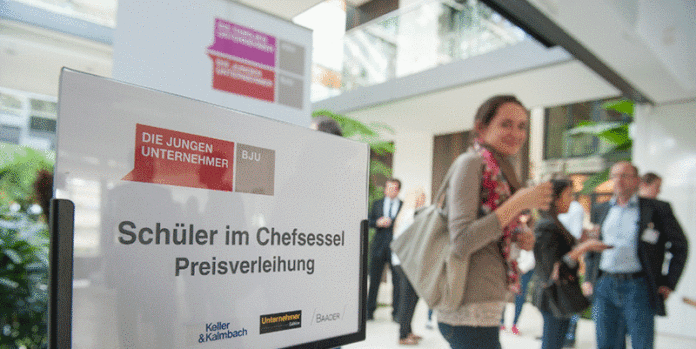Großes Erwarten: Die Preisverleihung von Schüler im Chefsessel fand erneut im Atrium der Baader Bank statt.