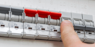 Expertise in Elektro (© fotolia/marcus_hofmann)