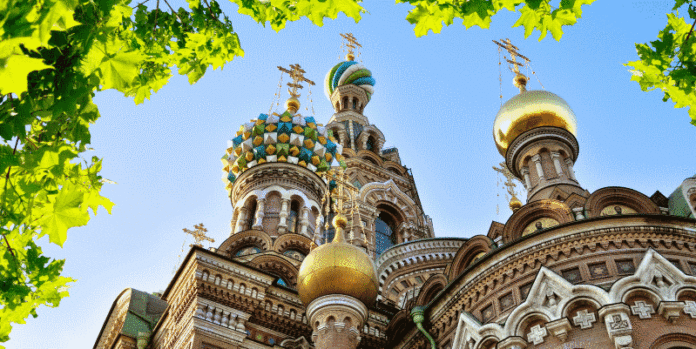 Importland Russland: Hiesige Unternehmen müssen einiges beachten. (© fotolia/syntheticmessiah)
