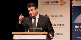 Stargast auf der KonM4.0: Bundeswirtschaftsminister Sigmar Gabriel (© IT FOR WORK)