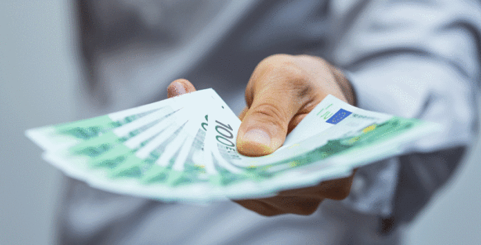 Schnelles und unkompliziertes Kapital: Der Schuldschein bietet sich für Mittelständler an (© fotolia/vege)
