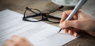 Beteiligungsvertrag: Immer mehr Unternehmen greifen zu einer MBG (© fotolia/Rido)