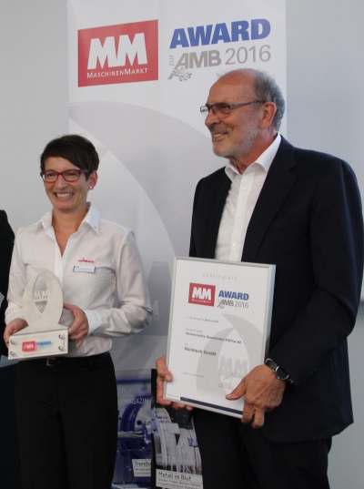 2016-09-20_Hainbuch_MM_Award Anke Reichenecker, Leitung Marketing bei Hainbuch und Gerhard Rall, geschäftsführender Gesellschafter. (© Hainbuch)