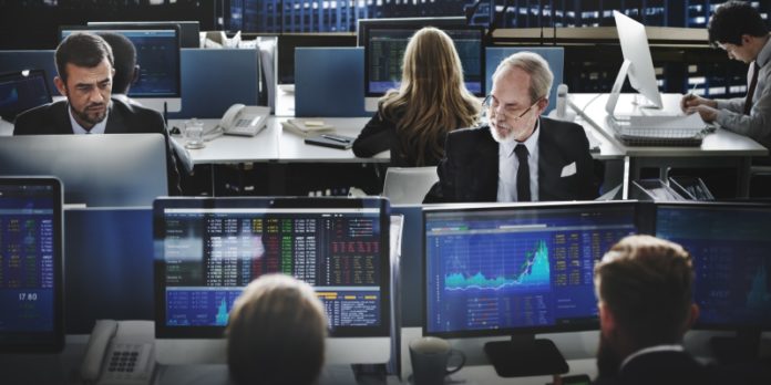 Business Team Investment Entrepreneur Trading Concept Aktienhandel: Noch immer werden Aktien als Spekulationsobjekt betrachtet und keineswegs als eine solide Form der Geldanalage.