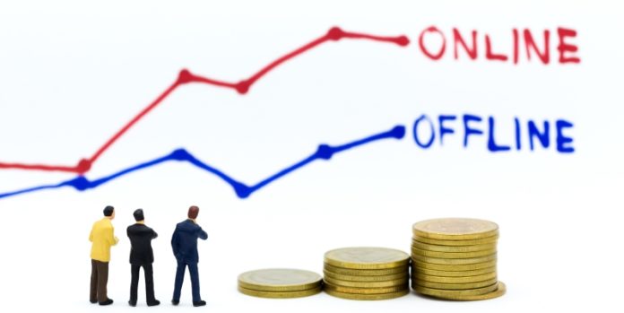 aufmacher © polymanu - stock.adobe.com Vergleich Offline- und Onlinefinanzierung: Über Plattformen lassen sich neue Potentiale erschließen.