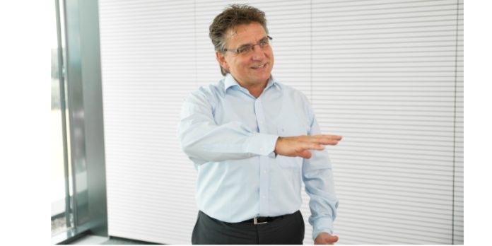 Beitragsbild © Manz AG Eckhard Hörner-Marass von der Manz AG: Nach Jahren der Krise will er das Unternehmen wieder als internationalen Hightech-Maschinenbauer etablieren.