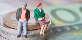 Pensionsansprüche: Der Bundesfinanzhof legte 2016 fest, dass die Zahlung an eine sogenannte Rentner-GmbH nicht als Arbeitslohn gewertet wird.