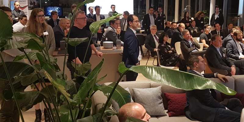 Zuhörer beim Openspace Club: Per Applaus kürten Unternehmer den Sieger unter den Start-ups.
