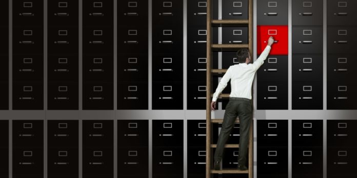 Beitragsbild © crescendo - stock.adobe.com Welche Daten von Unternehmen sind wichtig? Künftig will der chinesische Staat ein Mitspracherecht in Sicherheitsfragen haben.