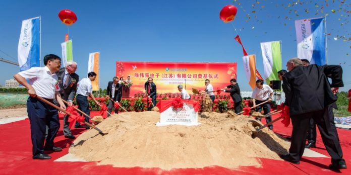 Beitragsbild © Schweizer Electronic AG Grundsteinlegung im chinesischen Jintan im August: Ab 2020 sollen hier Produkte der Leistungselektronik und sogenannte Embedding-Anwendungen hergestellt werden