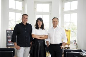 In der neuen Playboy-Zentrale: Unternehmeredition-Redakteur Mathias Renz traf Myriam Karsch und Florian Boitin in deren neuen Räumlichkeiten nahe der Münchner Theresienwiese.