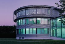 25 Mio. EUR-Anleihe der eterna Mode Holding verlängert Auf der zweiten Gläubigerversammlung der eterna Mode Holding GmbH Mitte Dezember hat die Mehrheit Gläubiger der Verlängerung der Anleihe zugestimmt.