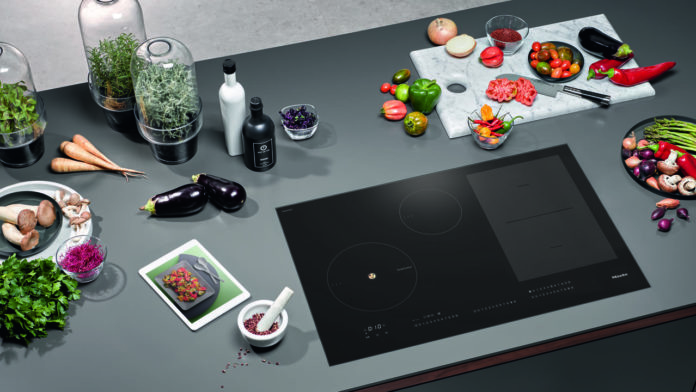 Der Gütersloher Hausgerätekonzern Miele hat seinen Anteil an der Rezepte-App KptnCook auf über 50 Prozent erhöht. Beide verfolgen einen Wachstumskurs. Der Gütersloher Hausgerätekonzern Miele hat seinen Anteil an der Rezepte-App KptnCook auf über 50 Prozent erhöht. Beide verfolgen einen Wachstumskurs.