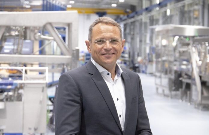 Zum 1. April 2021 wurde mit Karl-Heinz Mayer die neu geschaffene Position des Bereichsleiters Global After Sales bei Weber Maschinenbau besetzt.