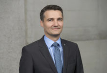 Stephan Mayer wird neuer CEO Mashine Tools bei Trumpf Dr.-Ing. Stephan Mayer (40) wird zum 1. Juli 2021 neuer CEO Machine Tools und Mitglied der Gruppengeschäftsführung beim Hochtechnologieunternehmen Trumpf.