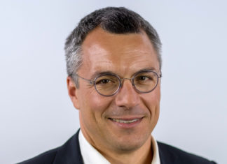 Henner Böttcher wird neuer Finanzchef bei Claas Henner Böttcher übernimmt bei Claas ab 1. Januar 2022 die Verantwortung für Finanzen, Controlling und Betriebswirtschaft.