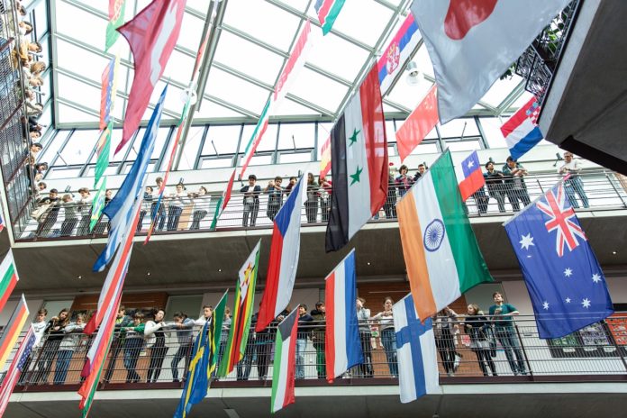 Die erste Bildungsaktie an der Börse. Der Börsengang der International School Augsburg – die Macher ziehen Bilanz.