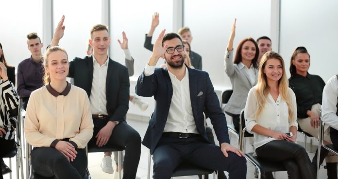 Mitarbeiterbeteiligung schafft ­eine Win-win-Situation für die Mitarbeiter und das Unternehmen - eine Reihe von Studien belegt das.