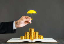 Vermögensschutz heißt, dass man sich gegen externe Haftungs- und Insolvenzrisiken sowie gegen Ansprüche aus dem familiären Bereich absichert. 