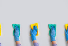 Der Industrie- und Gebäudereinigungsspezialist Topp-Clean ist nach einem Insolvenzantrag auf der Suche nach einem Investor. Ziel des vorläufigen Insolvenzverwalters Constantin Graf Salm-Hoogstraeten vom Augsburger Standort von Schultze & Braun ist es, eine Übernahme des qualifizierten Innungs- und Meisterbetriebs und der 80 Mitarbeitenden durch einen Investor zu erreichen. „Topp-Clean hat seinen Unternehmenssitz in Augsburg. Von dort sind unsere 80 Mitarbeitenden seit acht Jahren bei Privat-, Gewerbe- und Industriekunden in der gesamten Region zwischen Ulm und München im Einsatz“, sagt Geschäftsinhaber Rexhep Gashi. Graf Salm-Hoogstraeten ergänzt: „Auch wenn ich erst wenige Tage im Unternehmen bin, kann ich sagen: Die Mitarbeitenden von Topp-Clean sind hochmotiviert. Der Geschäftsbetrieb von Topp-Clean läuft nach Aussage des vorläufigen Insolvenzverwalters unterdessen weiter: „Die Aufträge werden wie geplant bearbeitet“