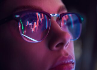 Der Text beleuchtet Unsicherheiten in der Wirtschaft wobei er auf Investmenttrends und den Einfluss auf die Wirtschaftsführung eingeht.