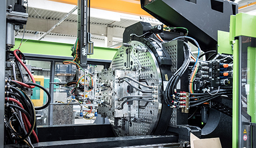 High-Tech-Maschinen ermöglichen Kunststoff-Spitzguss in hächster Qualität_k