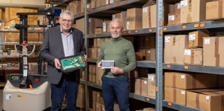 Reibungsloser Übergang - Andreas Kling (l.) führt inzwischen die Toptron Elektronik des früheren Co-Inhabers Wilhelm Cramer, Foto: Toptron