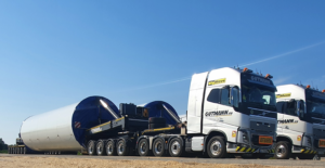 Turmadapter für Windkraft: Windkraftanlagenhersteller lassen regelmäßig Rotorblätter transportieren. Hier so ein Gigant in den Abmessungen 99 x 4,3 x 4,4 Meter; Foto: © Big Move AG
