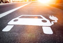 Der Technologiewandel und die Elektrifizierung machen bei deutschen Familienunternehmen einen Unternehmensverkauf wahrscheinlicher.