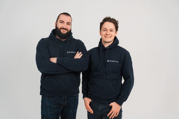 StrategyBridgeAI hat erfolgreich eine überzeichnete siebenstellige Pre-Seed-Finanzierungsrunde abgeschlossen.