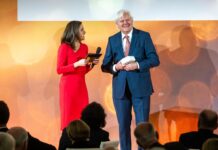 Für seine unternehmerische Leistung wurde Hans Beckhoff in die Hall of Fame der Familienunternehmen aufgenommen.