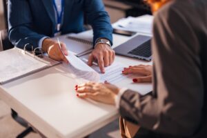 Optimale Vorbereitung auf den Unternehmensverkauf durch essenzielle Schlüsselstrategien.