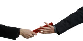 Nachfolge ist mehr als Verträge – sie braucht Vertrauen, Emotionen und frühzeitige Planung für eine zukunftsfähige Übergabe im Mittelstand.