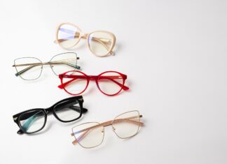 PLUTAs Insolvenzverwalter Zistler hat den gesamten Warenbestand und wichtige Marken von Menrad an Design Eyewear Group aus Dänemark veräußert.