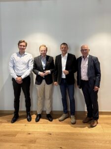 Invest AG und die Raiffeisenlandesbank Oberösterreich bereiten mit der Rolf Bayer Vacuumverpackung GmbH die Unternehmensnachfolge vor.