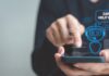 Künstliche Intelligenz (KI) verändert die Arbeitswelt – jedoch nicht so reibungslos, wie es sich viele Führungskräfte wünschen.