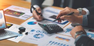 Search Funds als Nachfolgelösung im Mittelstand Search Funds schließen die Lücke zwischen Unternehmen auf Nachfolgesuche und Übernehmern, die übernehmen statt gründen wollen.