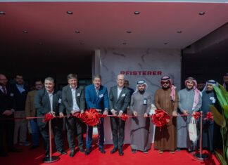 Pfisterer eröffnet neues Trainingszentrum in Riad