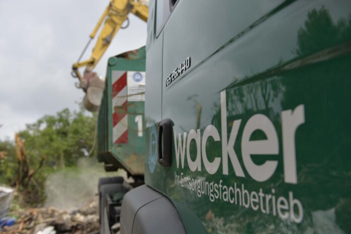 _DSC8540 Im Rahmen einer geregelten Nachfolge schließt sich der Entsorgungsfachbetrieb Heinrich Wacker aus Lüdenscheid der Bettels Gruppe an.