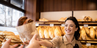 Bäckerei Leifert vor Neustart nach Eigenverwaltung Bäckerei Leifert steht vor dem Abschluss der Eigenverwaltung. Der Sanierungsplan wurde bestätigt und 23 Filialen werden fortgeführt.