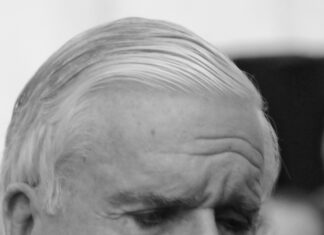 Klaus-Michael Kühne